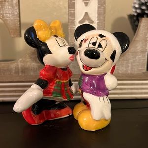 Vintage 90s Christmas Kissing Mickey & Minnie Mouse Salt & Pepper Shaker Holiday
